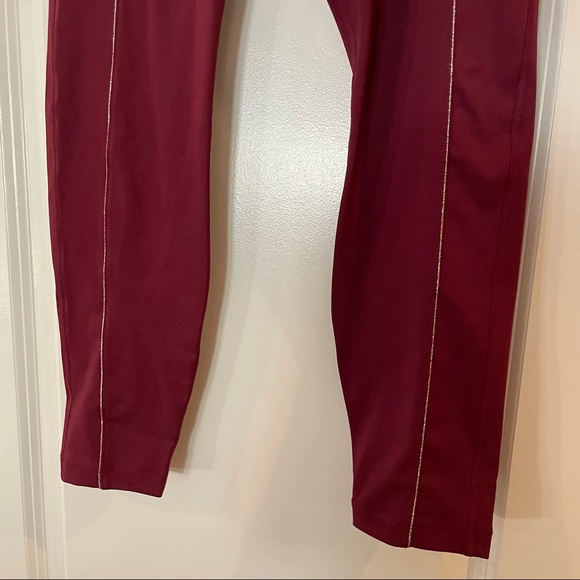 Nike Yoga Dri-FIT lurex tape 7/8 leggings - Picture 6 of 10